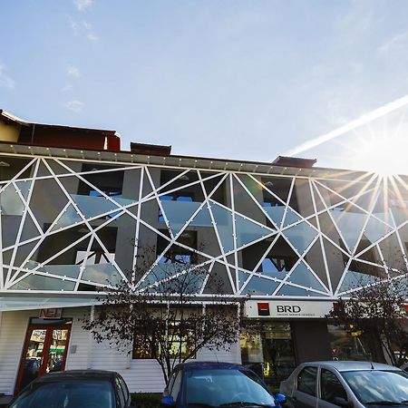 Net Hotel Piteşti Esterno foto