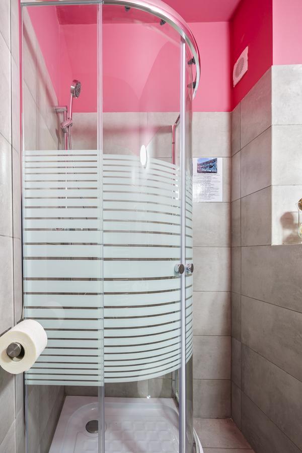 Net Hotel Piteşti Esterno foto