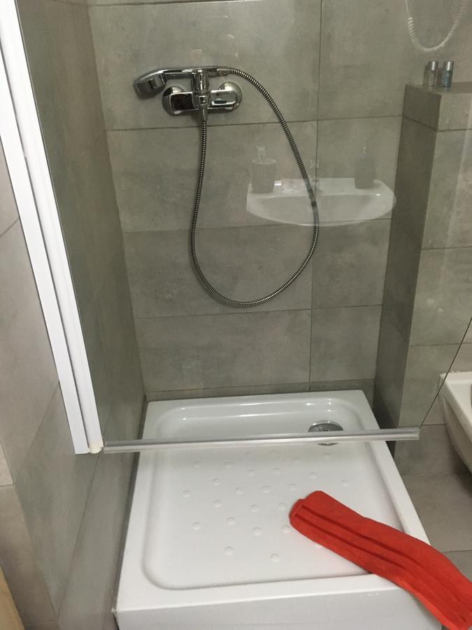 Net Hotel Piteşti Esterno foto