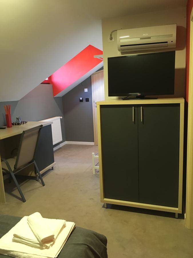 Net Hotel Piteşti Esterno foto