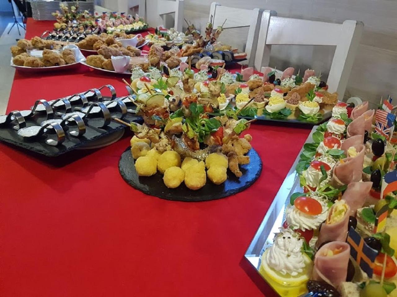 Net Hotel Piteşti Esterno foto